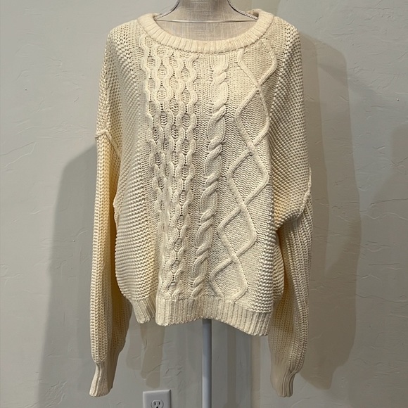 Free People Dream Cable Crew Pullover Sweater Oversized Cream NWT - Picture 12 of 16